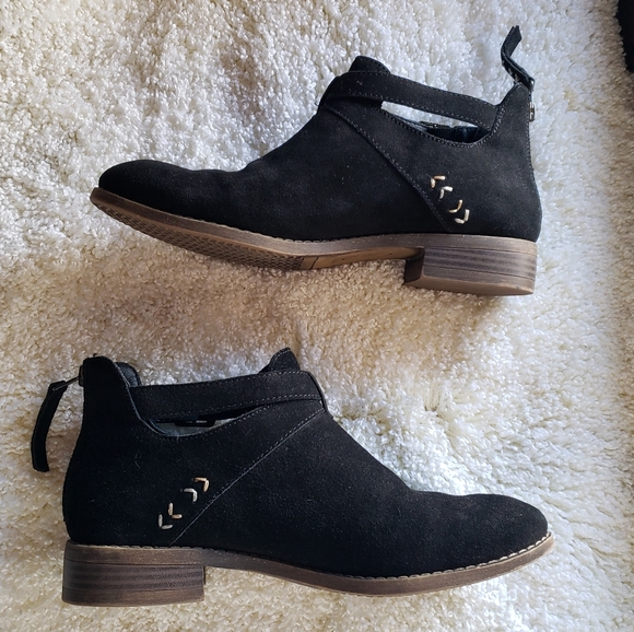 Ankle Boots - Picture 3 of 6